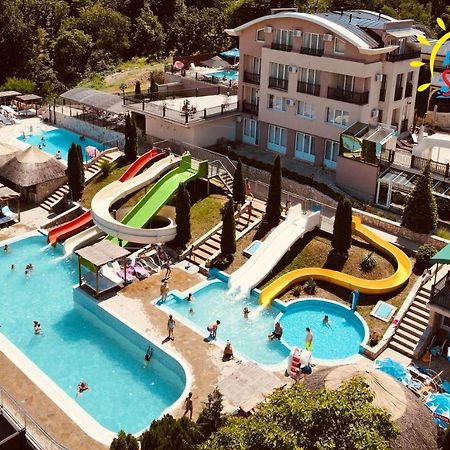 Sunny Hill Apartments & Aqua Park Vrnjačka Banja Dış mekan fotoğraf