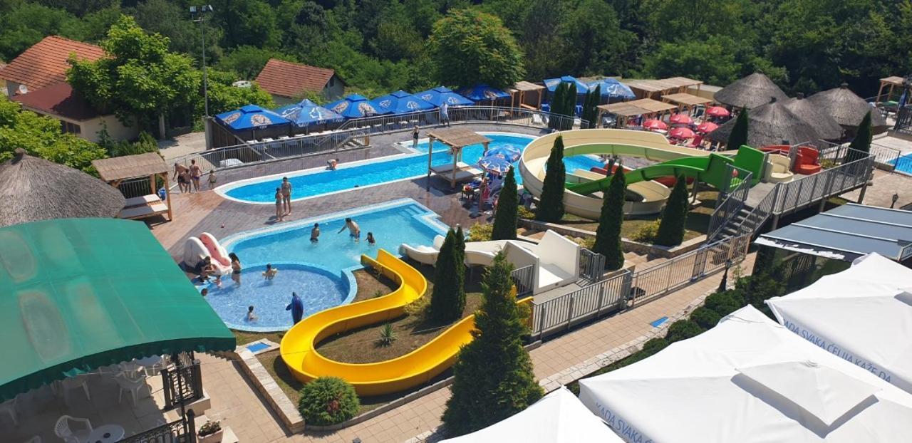 Sunny Hill Apartments & Aqua Park Vrnjačka Banja Dış mekan fotoğraf