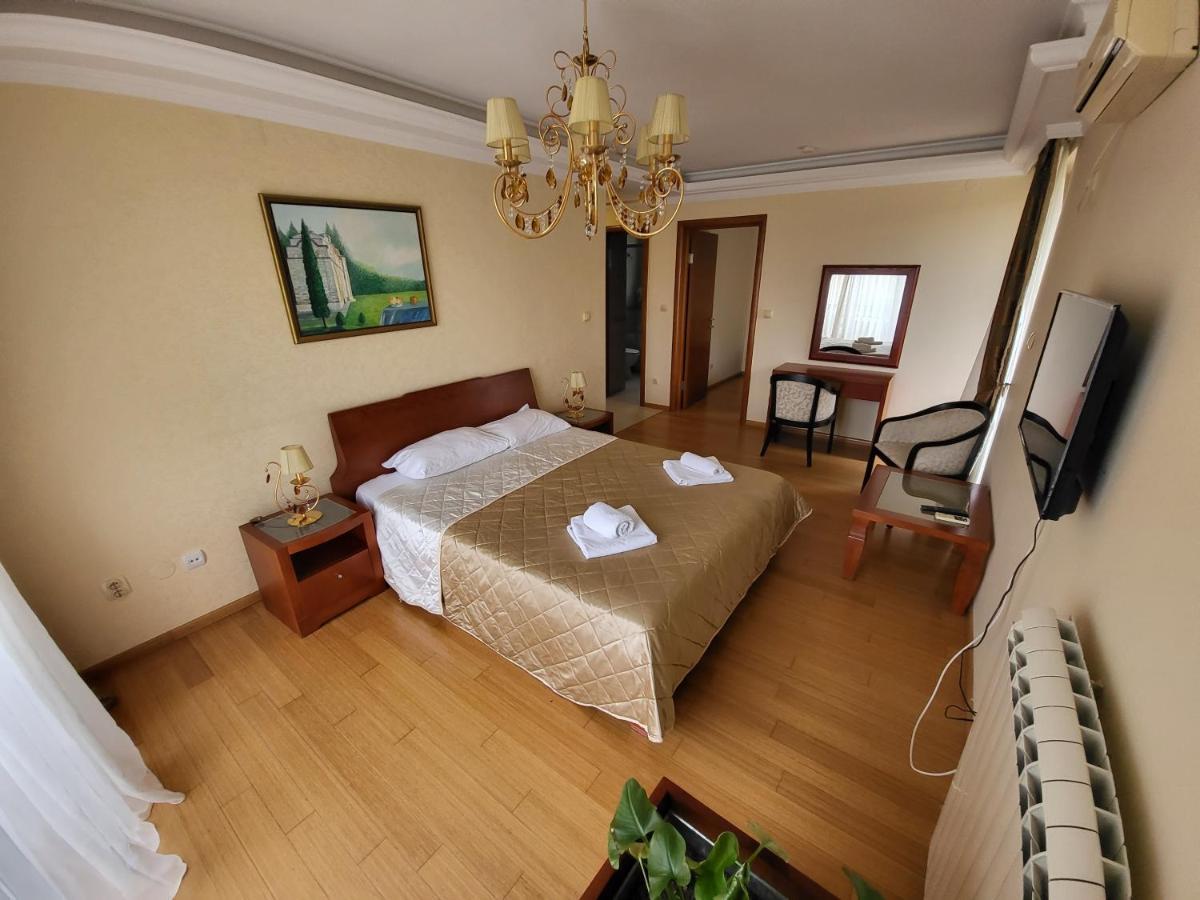 Sunny Hill Apartments & Aqua Park Vrnjačka Banja Dış mekan fotoğraf