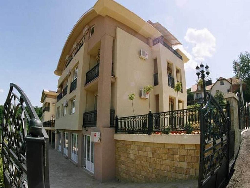 Sunny Hill Apartments & Aqua Park Vrnjačka Banja Dış mekan fotoğraf