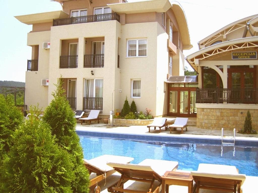 Sunny Hill Apartments & Aqua Park Vrnjačka Banja Dış mekan fotoğraf