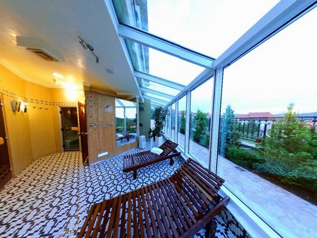 Sunny Hill Apartments & Aqua Park Vrnjačka Banja Dış mekan fotoğraf