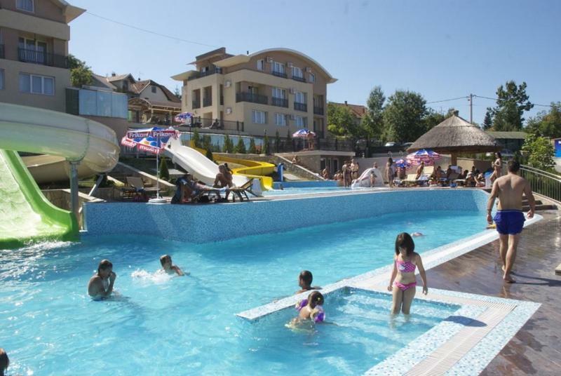Sunny Hill Apartments & Aqua Park Vrnjačka Banja Dış mekan fotoğraf